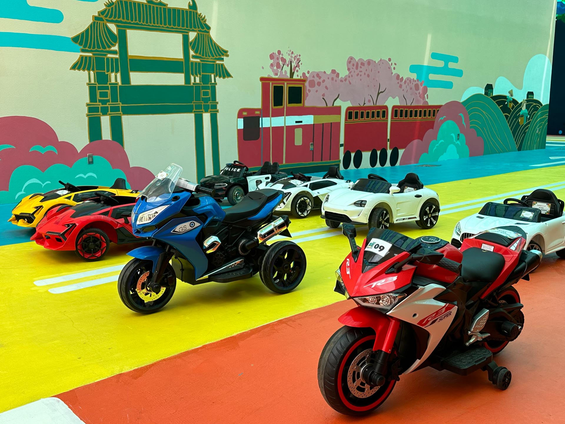 ☆親子友善旅館☆棒棒積木飯店~首座積木主題飯店、兒童電動車、專屬賽車跑道、發光積木- 嘉義縣親子旅